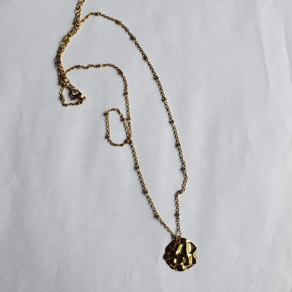 gold toned textured circular shaped charm necklace costume fashion jewelry